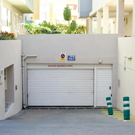 Blue Waves - Free Parking * 厄尔梅达诺